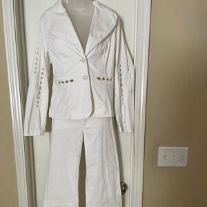VINTAGE Vera Crutina suit ,white  jacket size M, pants size 8, NWOT